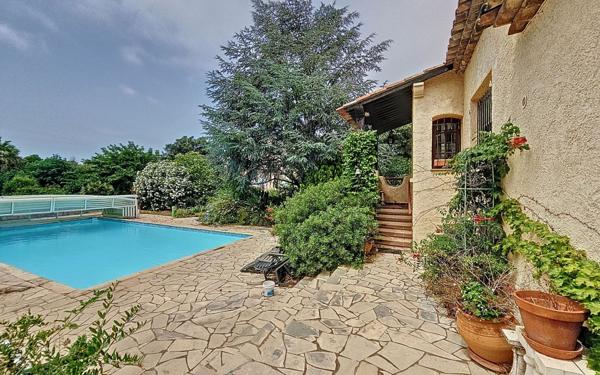 Maison à vendre    4 pièces • 149,98 m2 Saint-Raphaël