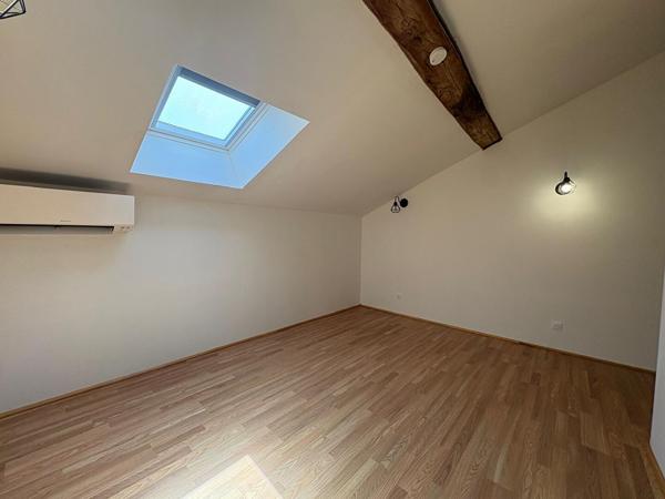 A LOUER - Maison de 153 m²  avec deux chambres et climatisée, à 3 minutes d'Agen