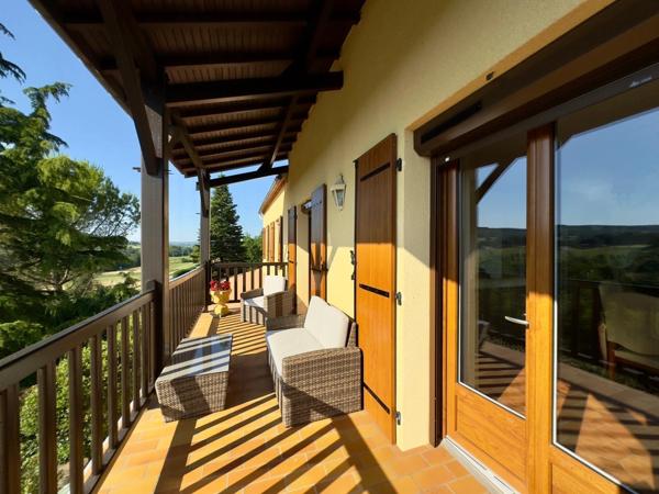 Maison avec vue panoramique + piscine – Penne d’Agenais (47)