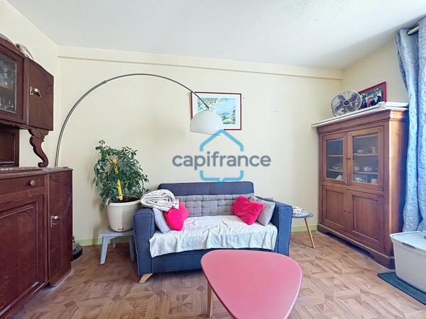 Appartement T4 lumineux avec cave, box/parking et grand stationnement extérieur