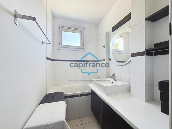 Appartement T4 lumineux avec cave, box/parking et grand stationnement extérieur