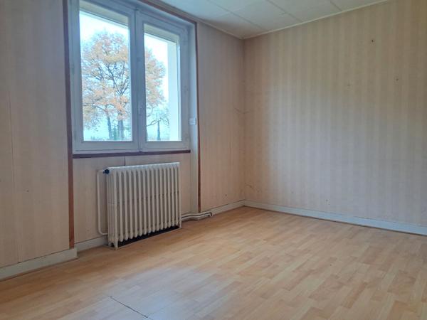 MAISON HABITABLE PLAIN-PIED AVEC SOUS-SOL 