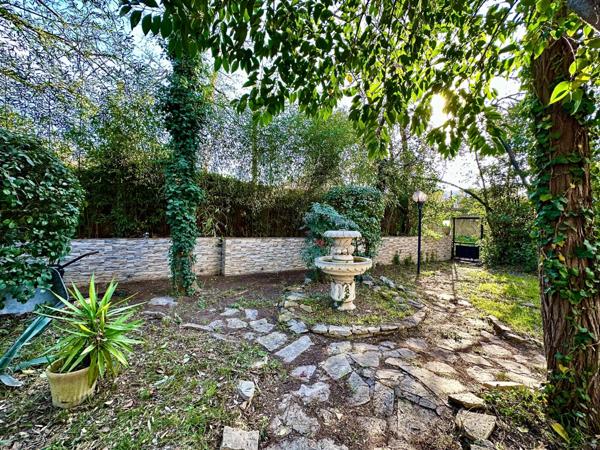 MARSEILLE 9EME, T5 de 174m2 +2 Terrasses + 500m2 de Jardin+ Place de Parking