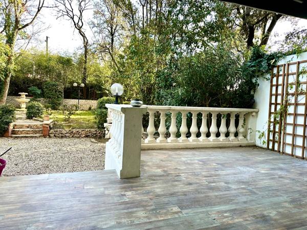 MARSEILLE 9EME, T5 de 174m2 +2 Terrasses + 500m2 de Jardin+ Place de Parking