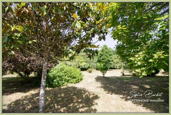 LÉOGNAN – UN ÉCRIN DE NATURE À DEUX PAS DE BORDEAUX SUR 8000 m² de terrain