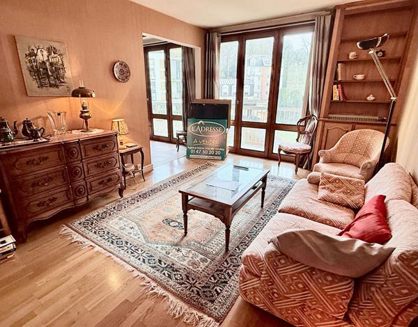 Appartement Chaville 5 pièce(s) 95 m2 3 chambres 2 balcons parking sous-sol cave étage ascenseur