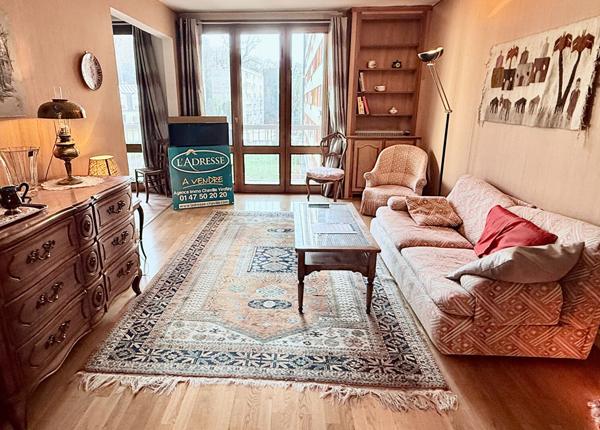 Appartement Chaville 5 pièce(s) 95 m2 3 chambres 2 balcons parking sous-sol cave étage ascenseur