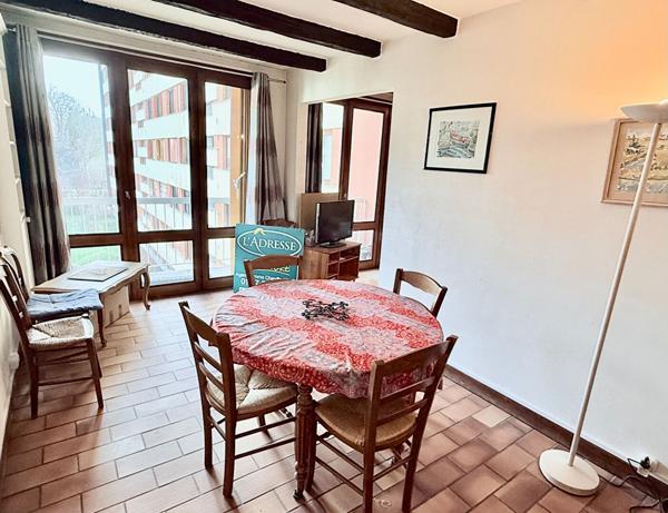 Appartement Chaville 5 pièce(s) 95 m2 3 chambres 2 balcons parking sous-sol cave étage ascenseur