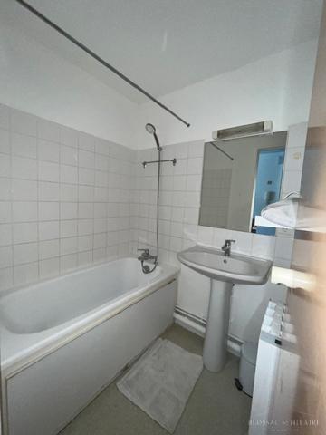 POITIERS - CENTRE VILLE - STUDIO MEUBLE 21M²