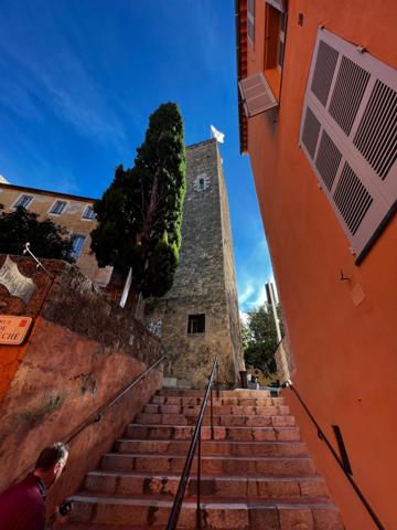 Grasse Oratoire : Immeuble à rénover
