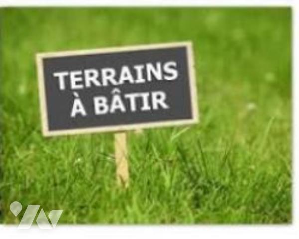 Terrain à bâtir.