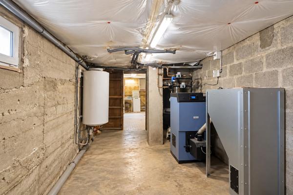 Maison Imphy 4 pièces, 3 chambres, proches commodités, lumineuse, garage, sous-sol