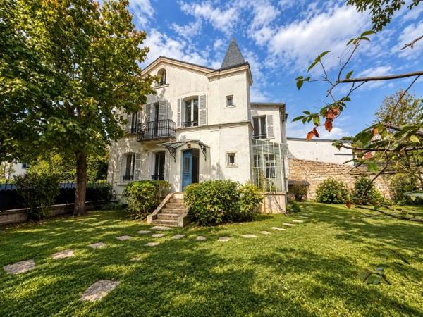 LOCATION CENTRE DU VÉSINET – RARE SUR LE SECTEUR – MAISON AVEC STUDIO INDÉPENDANT