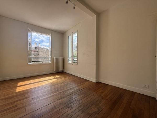 LOCATION CENTRE DU VÉSINET – RARE SUR LE SECTEUR – MAISON AVEC STUDIO INDÉPENDANT