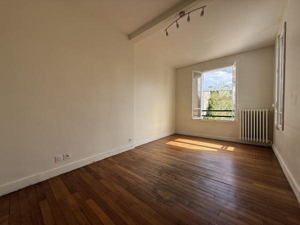 LOCATION CENTRE DU VÉSINET – RARE SUR LE SECTEUR – MAISON AVEC STUDIO INDÉPENDANT