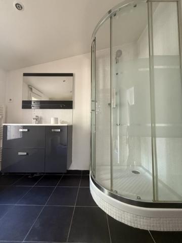LOCATION CENTRE DU VÉSINET – RARE SUR LE SECTEUR – MAISON AVEC STUDIO INDÉPENDANT