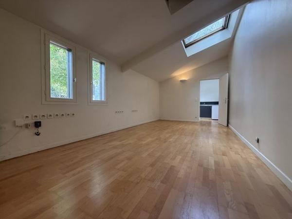 LOCATION CENTRE DU VÉSINET – RARE SUR LE SECTEUR – MAISON AVEC STUDIO INDÉPENDANT