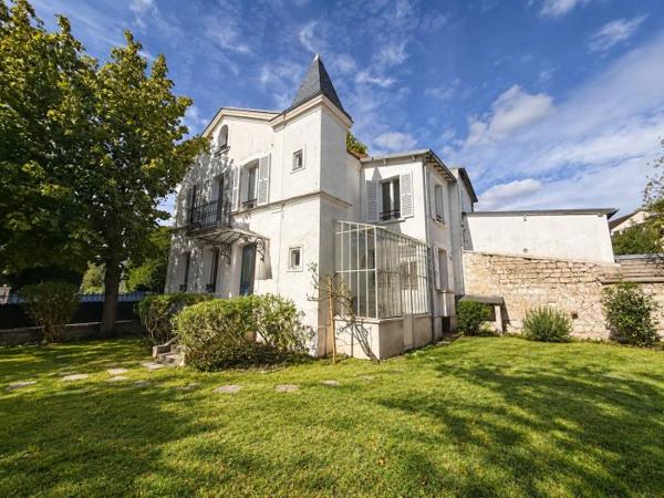 LOCATION CENTRE DU VÉSINET – RARE SUR LE SECTEUR – MAISON AVEC STUDIO INDÉPENDANT