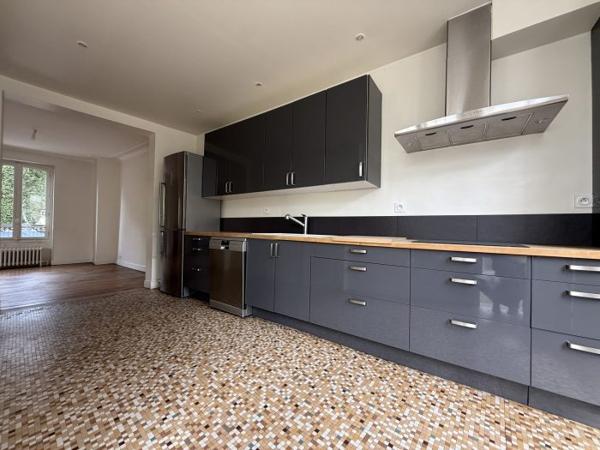 LOCATION CENTRE DU VÉSINET – RARE SUR LE SECTEUR – MAISON AVEC STUDIO INDÉPENDANT
