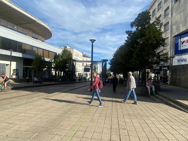 44000 NANTES - SALON DE COIFFURE 8 POSTES,  QUARTIER BRETAGNE