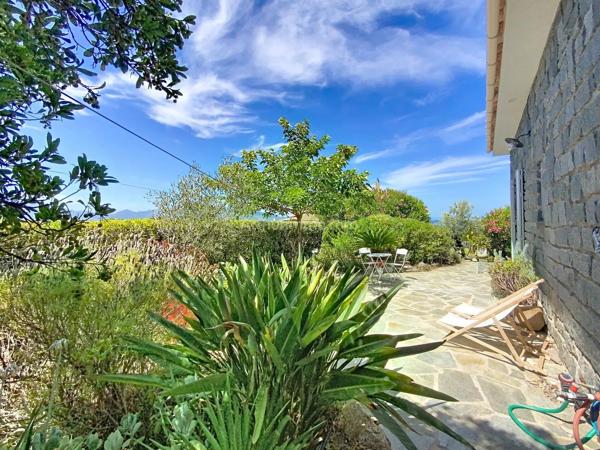 Vente                                                      Maison de village
                        
                     5 pièces                      144 m2                     à Lumio