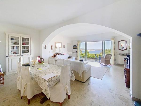 Vente                                                      Maison de village
                        
                     5 pièces                      144 m2                     à Lumio