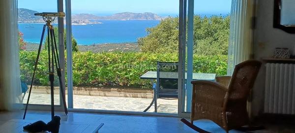 Vente                                                      Maison de village
                        
                     5 pièces                      144 m2                     à Lumio