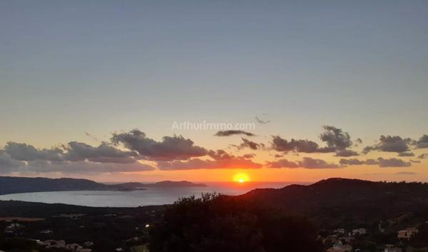 Vente                                                      Maison de village
                        
                     5 pièces                      144 m2                     à Lumio