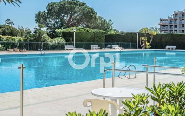 Appartement à vendre    1 pièce • 27 m2 Mandelieu-la-Napoule
