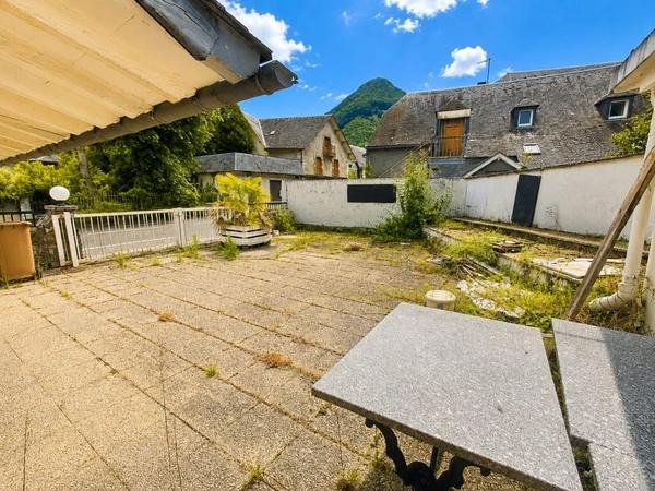 Ancien hôtel avec fort potentiel