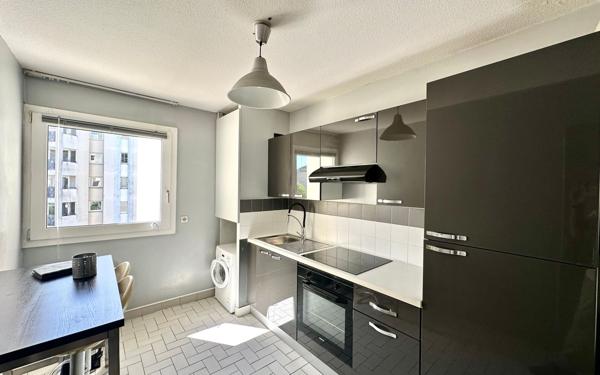 Appartement à louer    2 pièces • 58 m2 Bordeaux