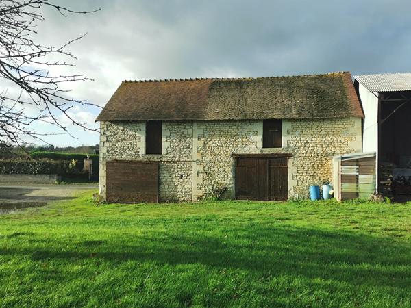 GRANGE A RENOVER - SENILLE SAINT SAUVEUR