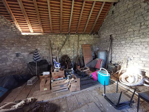 GRANGE A RENOVER - SENILLE SAINT SAUVEUR