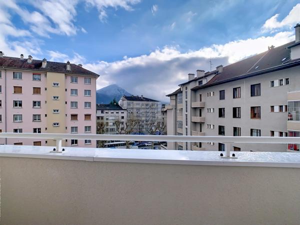 Appartement à louer 3 pièces ANNECY (74)