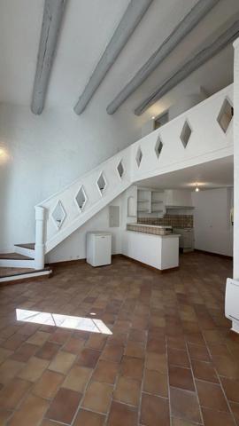 Vente                                                      Appartement
                        
                     2 pièces                      42 m2                     à Cavaillon