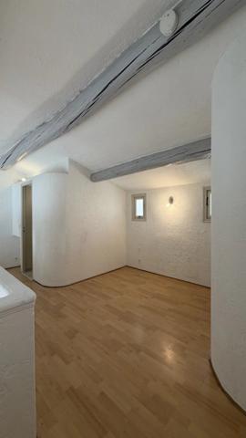 Vente                                                      Appartement
                        
                     2 pièces                      42 m2                     à Cavaillon