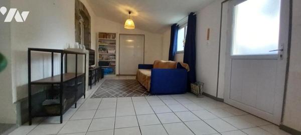 BRIOUZE 2kms tous commerces: Maison d'environ 98 m² habitable sur 749 m² de terrain