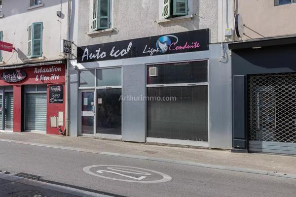 Vente                                                      Immeuble
                        
                     6 pièces                      130 m2                     à Les Avenières Veyrins-Thuellin