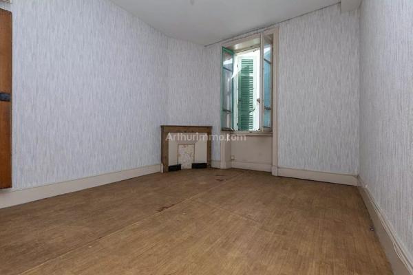 Vente                                                      Immeuble
                        
                     6 pièces                      130 m2                     à Les Avenières Veyrins-Thuellin