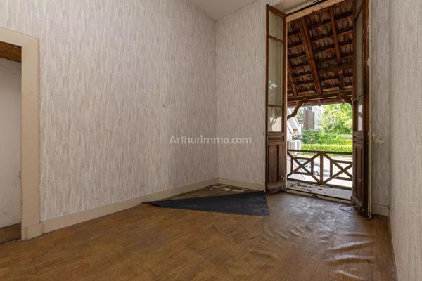 Vente                                                      Immeuble
                        
                     6 pièces                      130 m2                     à Les Avenières Veyrins-Thuellin