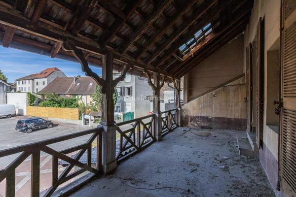 Vente                                                      Immeuble
                        
                     6 pièces                      130 m2                     à Les Avenières Veyrins-Thuellin
