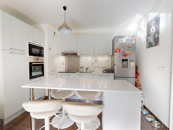 ROSNY-SOUS-BOIS, Appartement T2, Balco, parking, 41m2