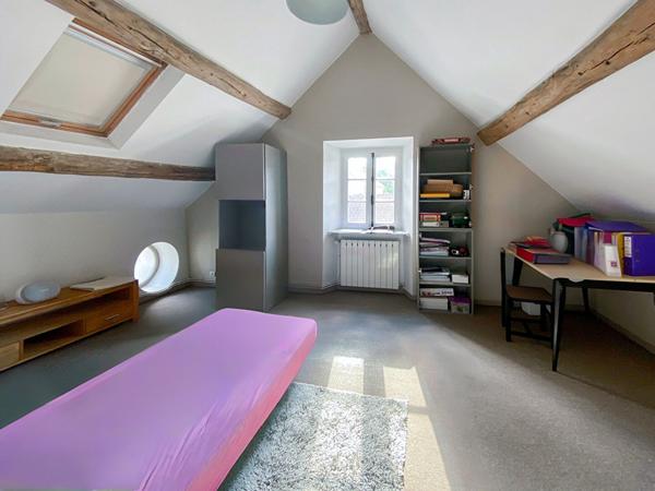 Maison de caractère à Jouy le Moutier Village (175 m2 env) alliant charme et confort !