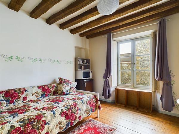 Maison de caractère à Jouy le Moutier Village (175 m2 env) alliant charme et confort !