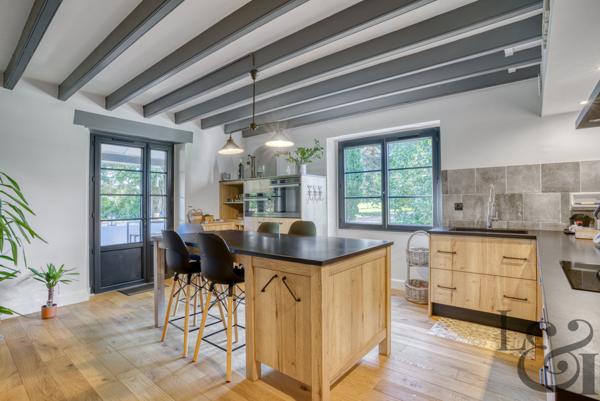 Propriété en pierre avec dépendances à proximité de Villeneuve-sur-Lot