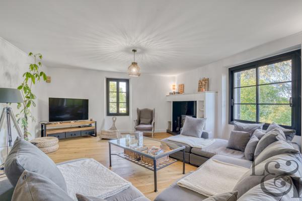 Propriété en pierre avec dépendances à proximité de Villeneuve-sur-Lot