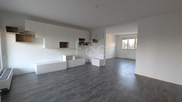 APPARTEMENT T4 A LOUER - CHARBONNIERES LES BAINS - 107.78 m 2 - 1 945 € charges comprises par mois