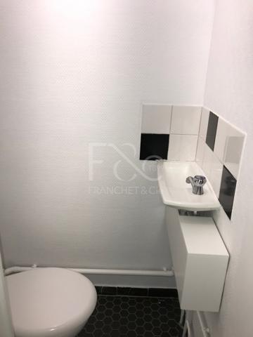 APPARTEMENT T4 A LOUER - CHARBONNIERES LES BAINS - 107.78 m 2 - 1 945 € charges comprises par mois