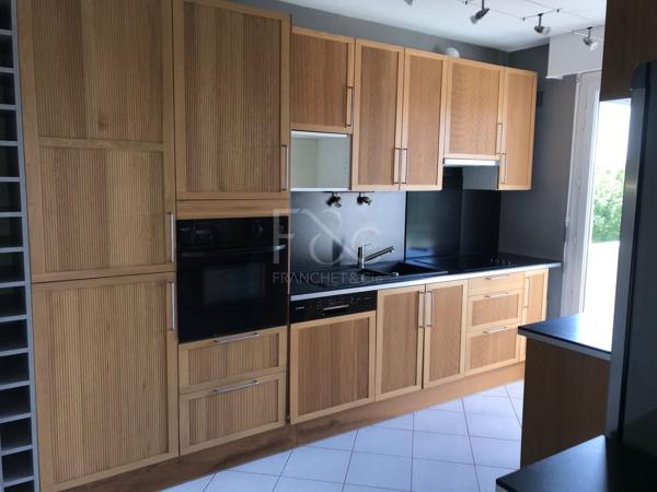 APPARTEMENT T4 A LOUER - CHARBONNIERES LES BAINS - 107.78 m 2 - 1 945 € charges comprises par mois