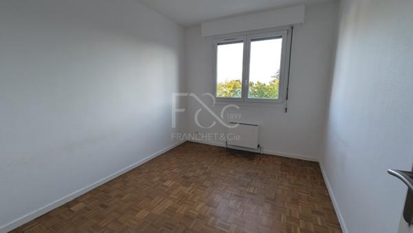 APPARTEMENT T4 A LOUER - CHARBONNIERES LES BAINS - 107.78 m 2 - 1 945 € charges comprises par mois